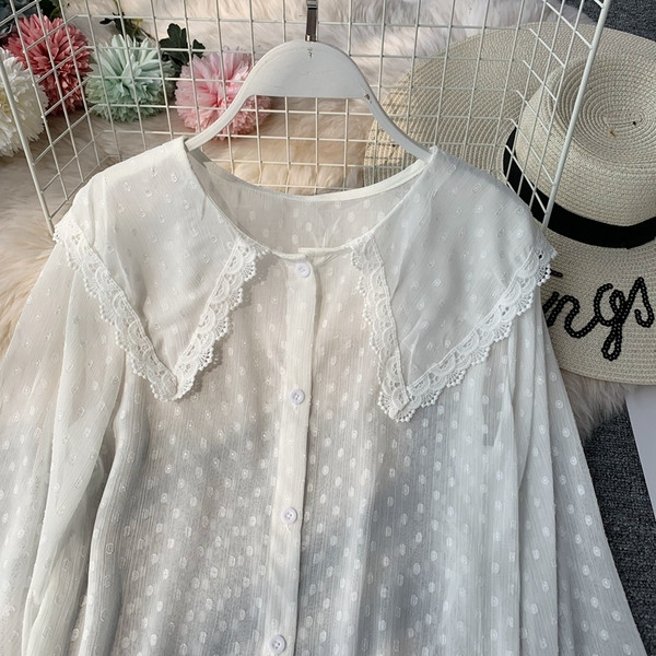 Cămașă de damă cu dantelă în trei culori