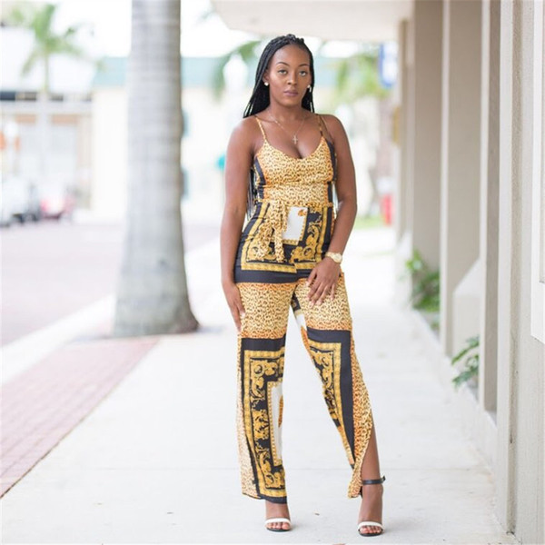 Salopetă modernă de damă cu bretele subțiri și decolteu în V într-un model cu model