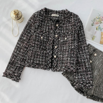 Geaca scurta de dama actuala cu nasturi in trei culori