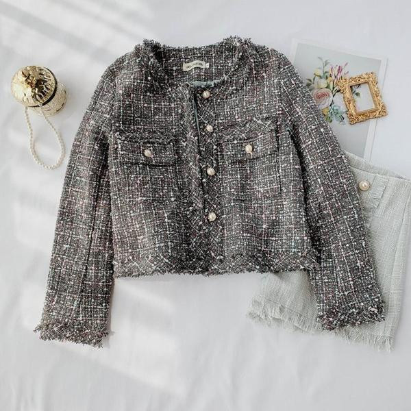 Geaca scurta de dama actuala cu nasturi in trei culori