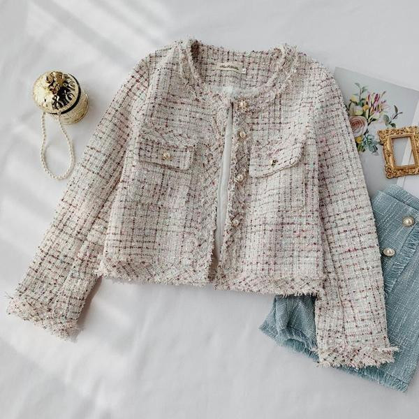 Geaca scurta de dama actuala cu nasturi in trei culori