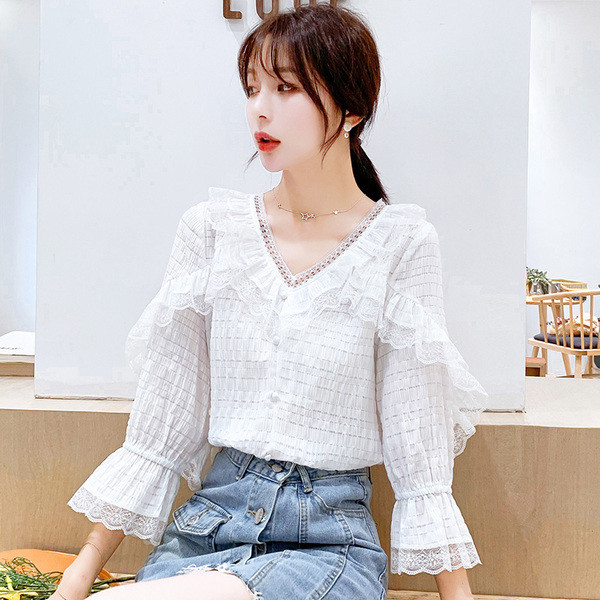 Cămașă de damă cu decolteu în V și nasturi alb