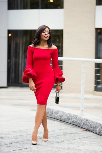 Rochie de dama cu umerii goi in rosu si roz