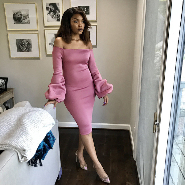 Rochie de dama cu umerii goi in rosu si roz