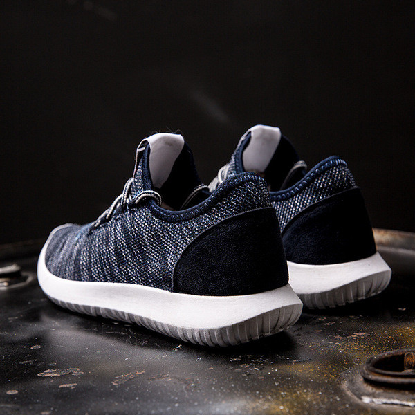 Tenisi moderni pentru bărbați cu șireturi în patru culori