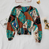 Cămașă elegantă de damă cu model colorat și decolteu în V