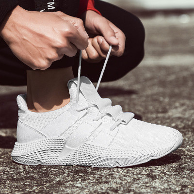 Model nou de adidasi barbatesti cu sireturi in trei culori