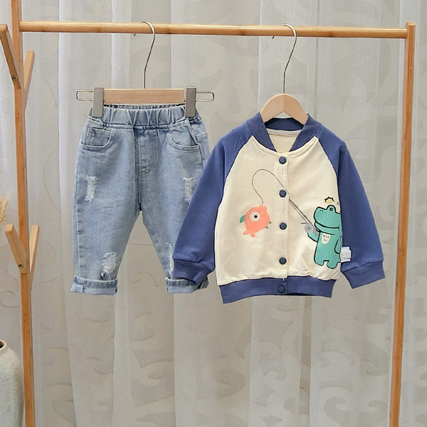 Hanorac pentru copii model nou pentru baieti cu nasturi si aplicatie