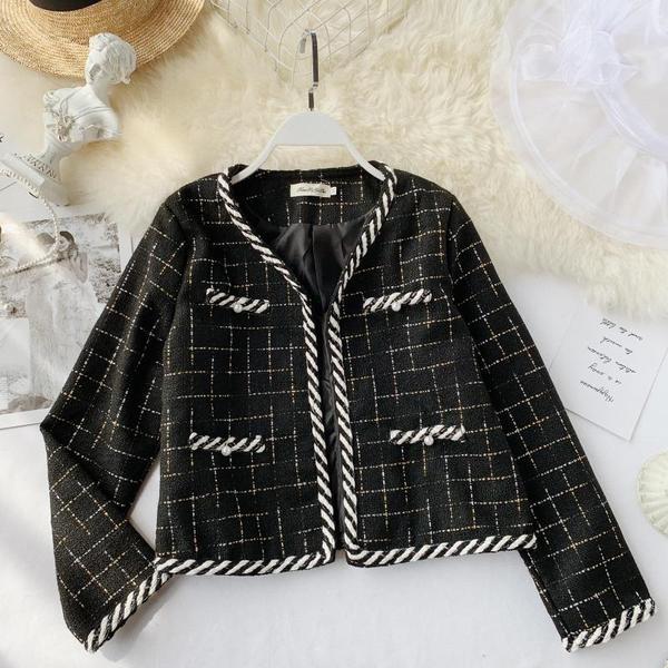 Geaca de dama de toamna cu guler in forma de V in alb si negru