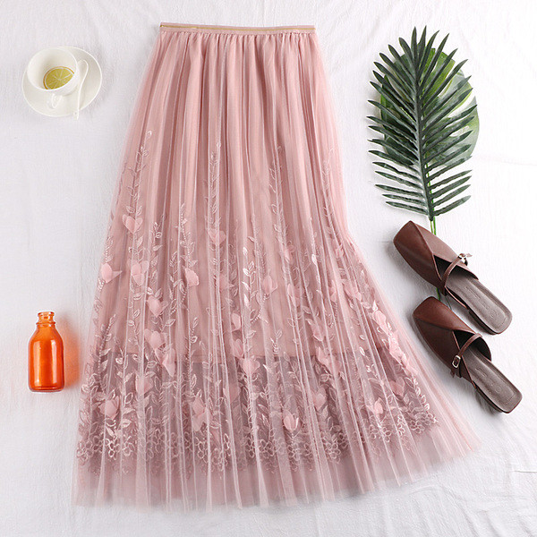 Fusta de dama actuala in patru culori cu tul si broderie