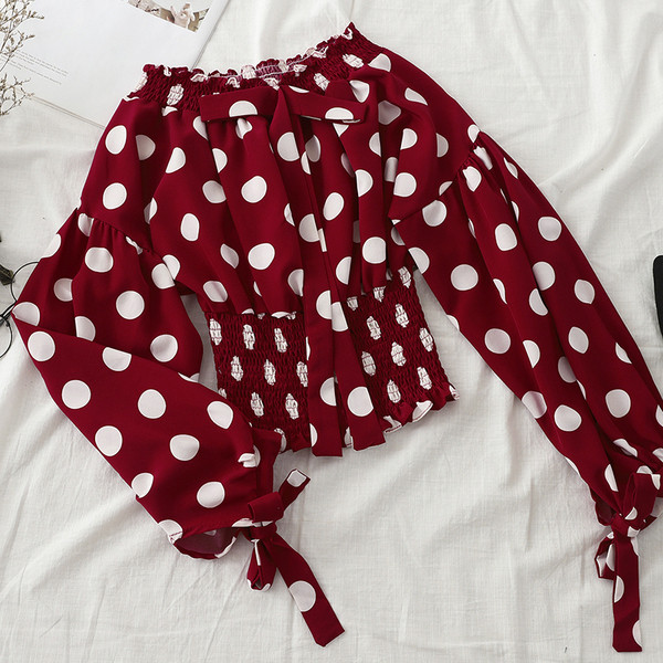 Bluză de damă elegantă cu mâneci căzute în mai multe culori de puncte