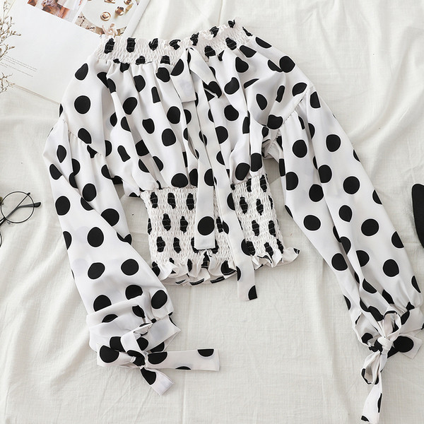 Bluză de damă elegantă cu mâneci căzute în mai multe culori de puncte