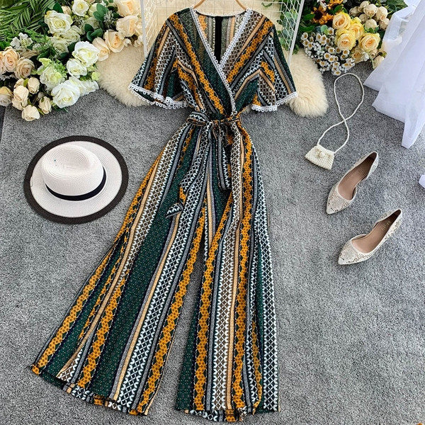 Salopeta de dama cu maneci scurte si decolteu in V in trei culori