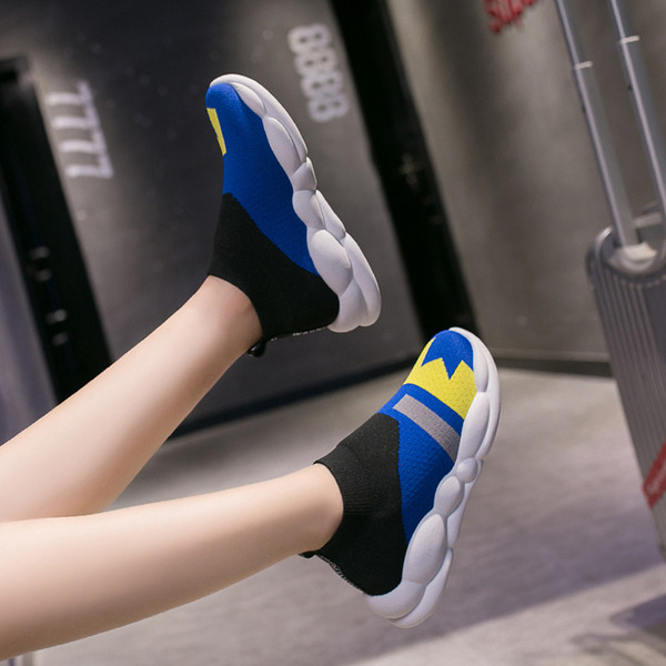 Νέο  μοντέλο γυναικεία αθλητικά παπούτσια  σε τρία χρώματα με έγχρωμη εκτύπωση