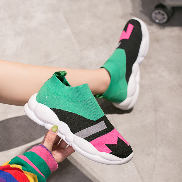 Νέο  μοντέλο γυναικεία αθλητικά παπούτσια  σε τρία χρώματα με έγχρωμη εκτύπωση