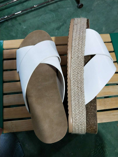 Papuci de dama moderni cu platforma in mai multe culori