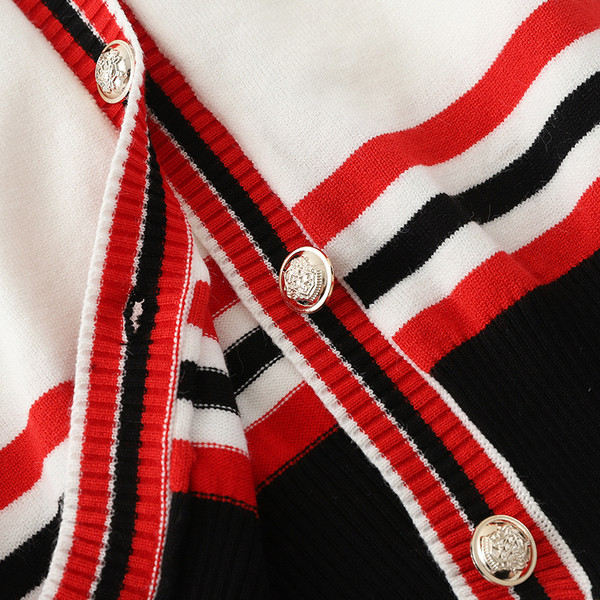 Vesta casual de dama cu decolteu in V si nasturi alb-negru