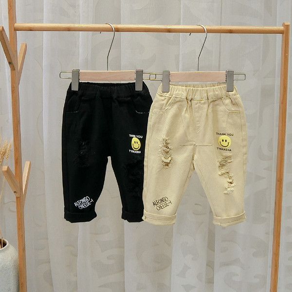 Model nou de pantaloni copii pentru baieti cu motive rupte