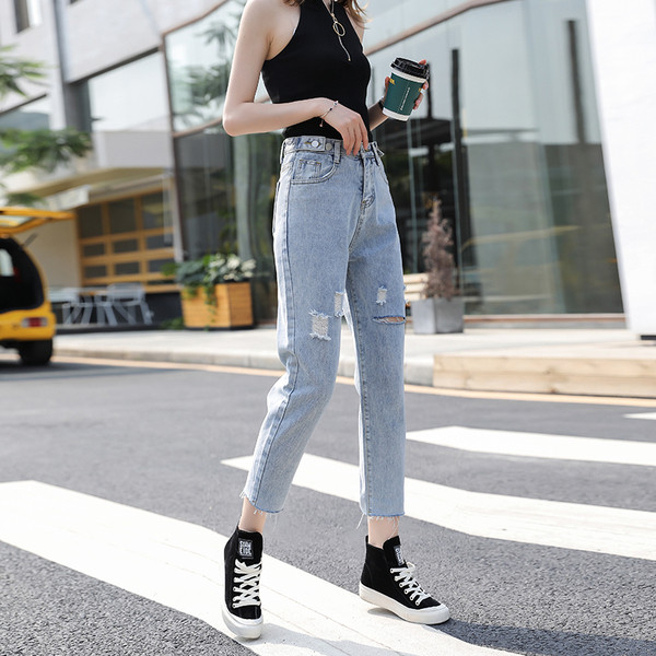 Blugi de dama de actualitate in doua culori cu motive rupte