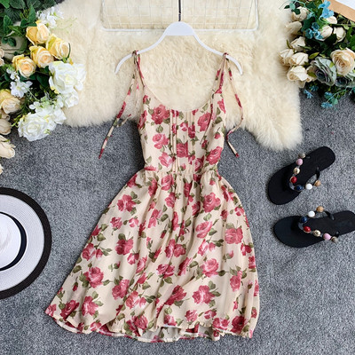 Rochie de dama cu bretele subtiri si model floral
