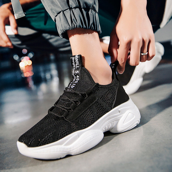 Tenisi moderni pentru bărbați cu șireturi în gri și negru