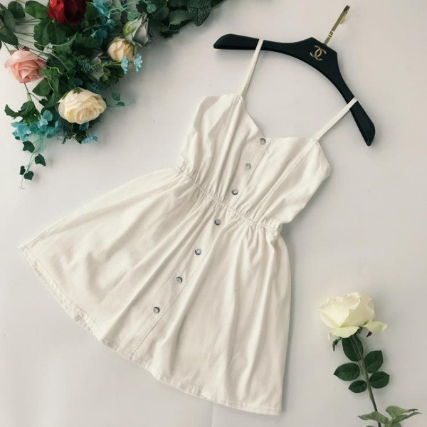 Salopeta de dama moderna cu bretele subtiri si nasturi in mai multe culori