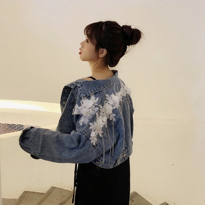 Модерно дамско дънково яке широк модел с 3D елементи