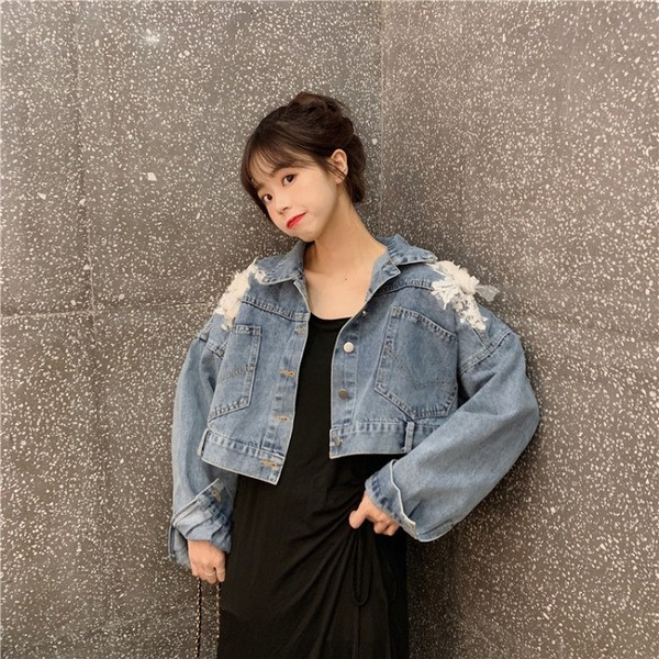 Модерно дамско дънково яке широк модел с 3D елементи