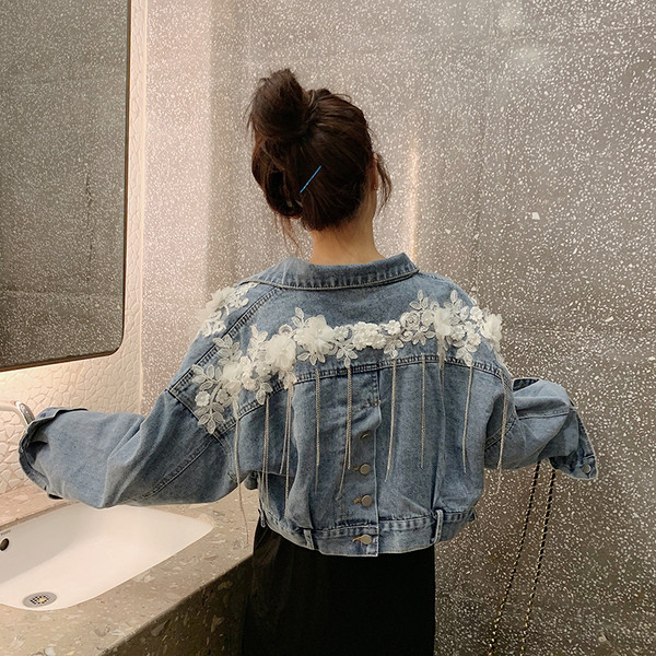 Модерно дамско дънково яке широк модел с 3D елементи