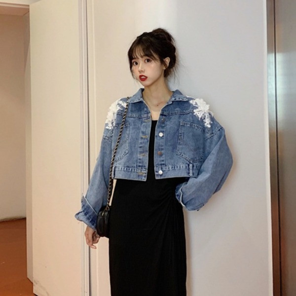 Модерно дамско дънково яке широк модел с 3D елементи