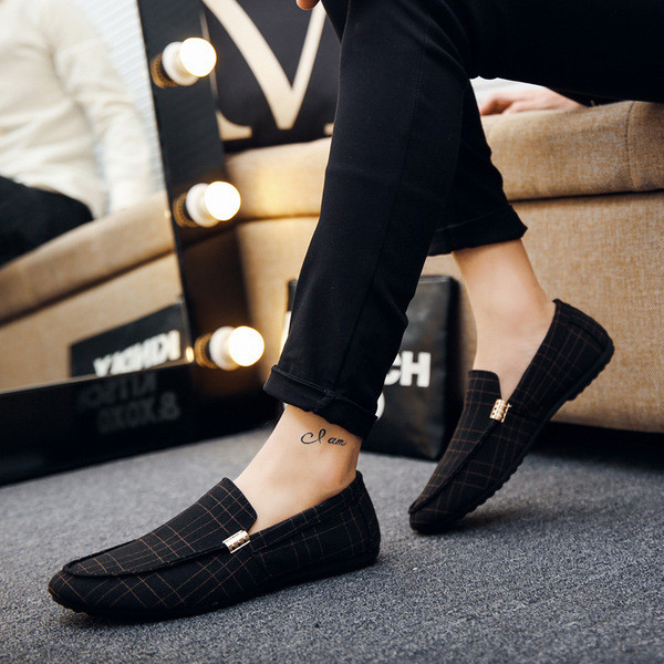 Mocasini moderni pentru barbati cu element metalic in gri si negru