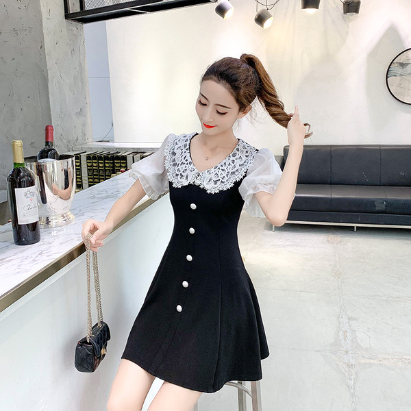 Rochie elegantă de damă, neagră, cu decolteu O