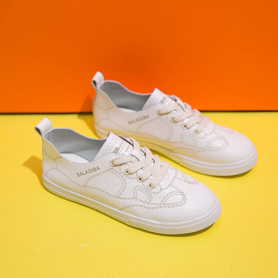 Γυναικεία  παπούτσια casual  με ίσια πέλματα και  σε δύο χρώματα