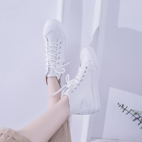 Adidasi moderni de dama cu sireturi in negru, alb si galben