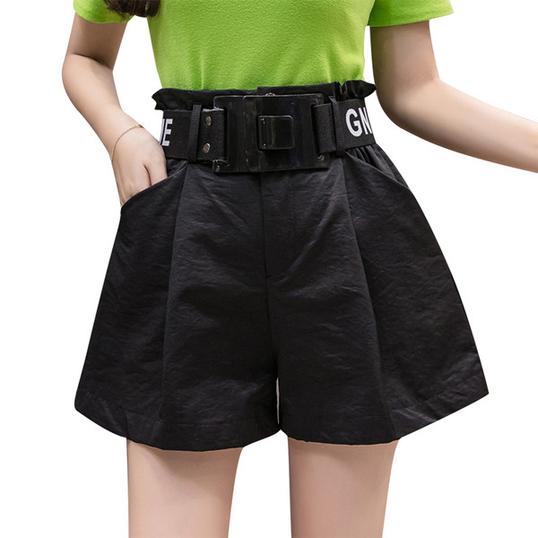 Pantaloni scurti de dama moderni model larg cu curea in mai multe culori