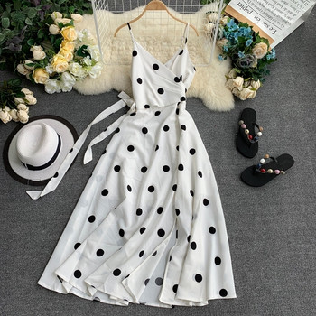 Дамска рокля с тънки презрамки на точки в бял цвят 