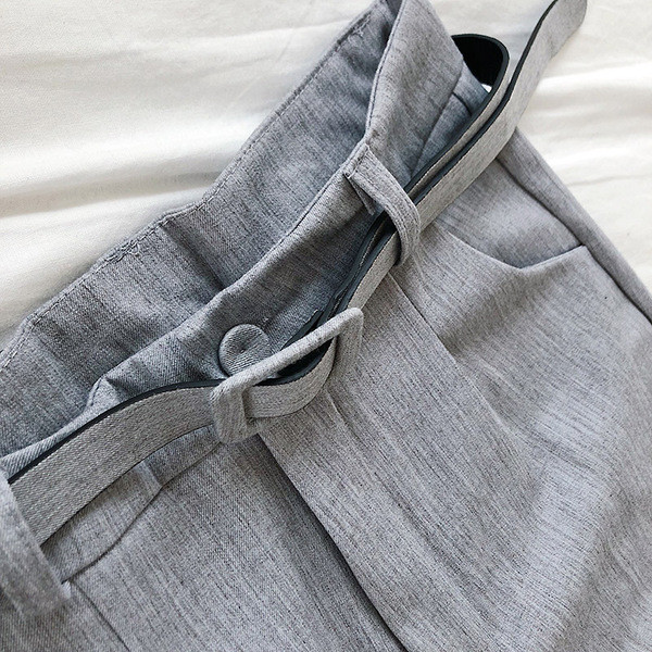 Pantaloni eleganti de dama cu talie inalta si curea in trei culori