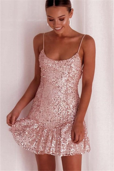 Rochie elegantă de damă cu bretele subțiri și paiete în culoarea roz