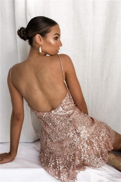 Rochie elegantă de damă cu bretele subțiri și paiete în culoarea roz