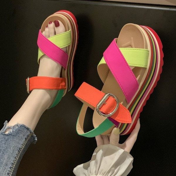 Sandale de dama colorate moderne in trei culori si inchidere metalica