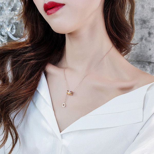 Colier de dama actual - in culoare aurie