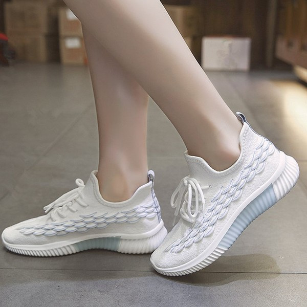 Μοντέρνα γυναικεία αθλητικά παπούτσια  σε τέσσερα χρώματα με δεσμούς