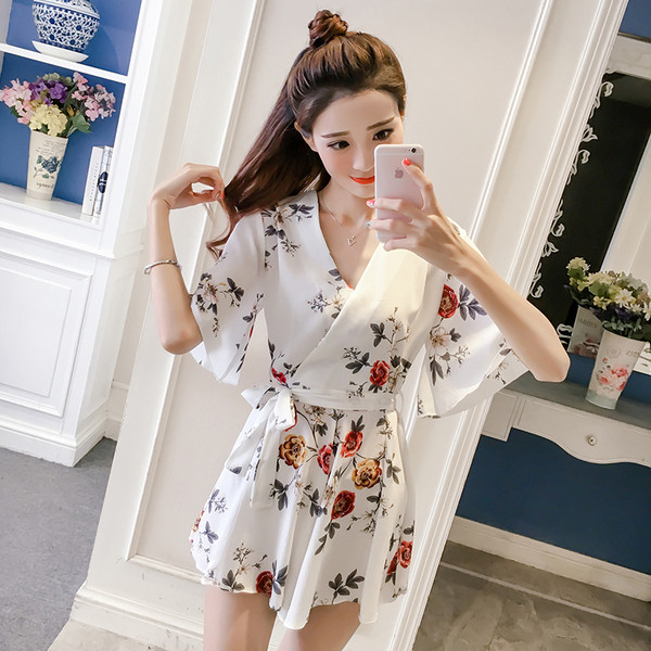 Salopetă de damă modernă cu model floral cu mâneci scurte