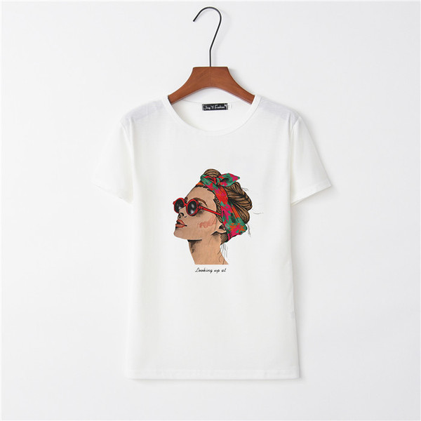 Tricou de damă modern cu aplicație și mâneci scurte în alb și negru