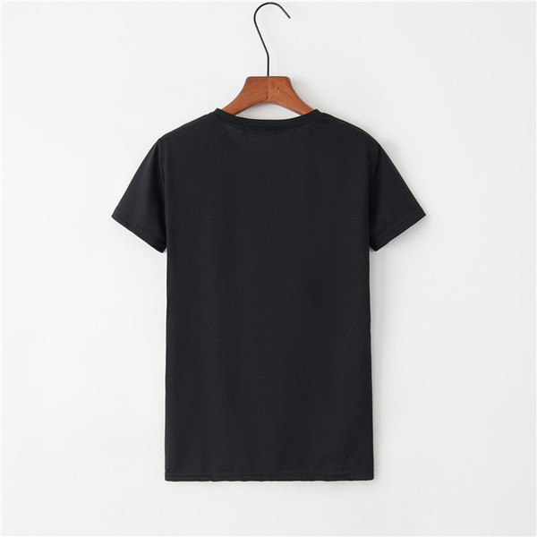 Tricou de damă modern cu aplicație și mâneci scurte în alb și negru