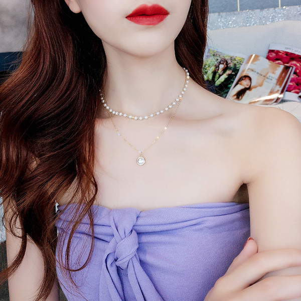 Colier de dama modern de culoare aurie - cu perle