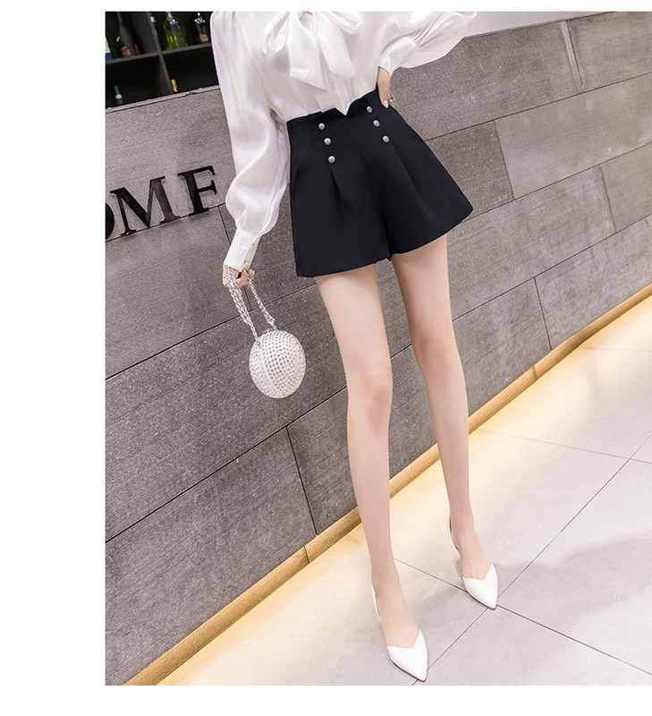 Pantaloni scurti eleganti de dama cu talie inalta in negru