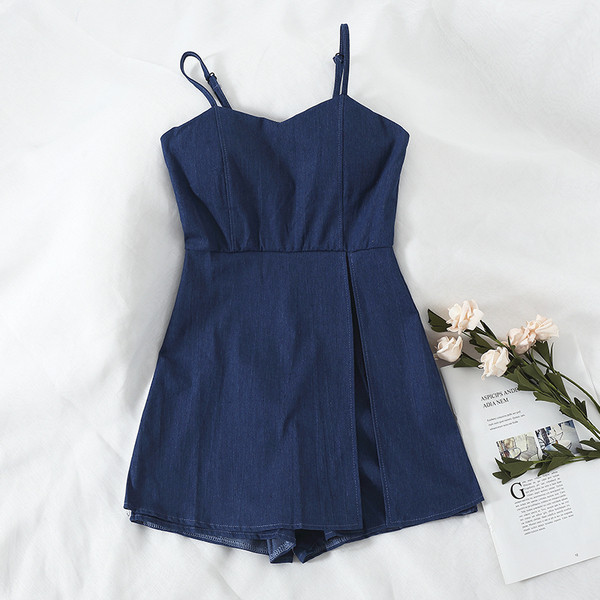 Salopeta scurta de dama moderna de culoare albastra cu bretele subtiri