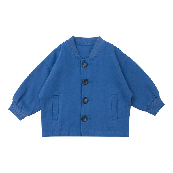 Geaca moderna pentru baieti cu nasturi in albastru si alb