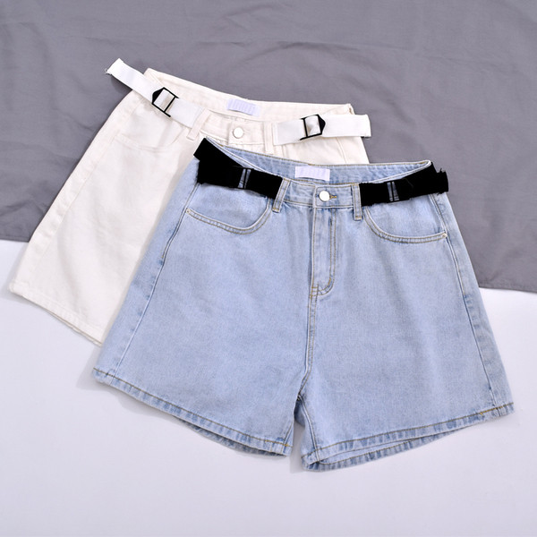 Pantaloni scurți moderni de damă cu talie înaltă și curea în alb și albastru